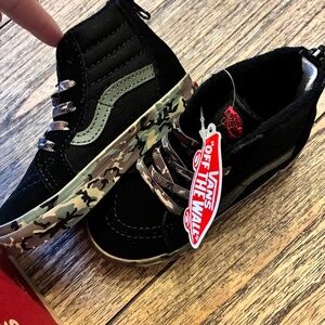 Vans Kids Camo Sidewall Black Kids Shoes New & Unused Size 7